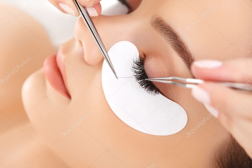 depositphotos_46765527-stock-photo-woman-eye-with-long-eyelashes